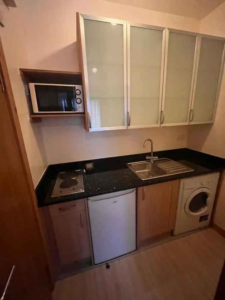 Acton Studio Apartment Near Tube Station - Unfurnished