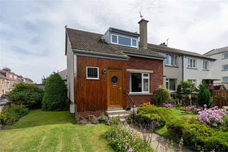 2 Bed End Terraced House with 2 Reception Rooms