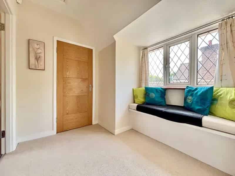 4 Bed Detached Chalet Bungalow For Sale