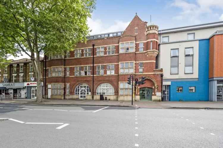 1 Bedroom Flat for Sale London E13 First Time Buyers Modernisation Potential