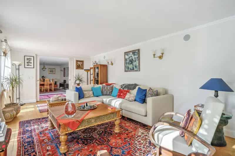 5 Bedroom House for Rent in Barnes