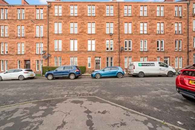 2 Bedroom Flat for Sale in Glasgow G32 Near Train Station