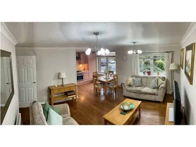 2 Bedroom Flat for Sale in Newlands