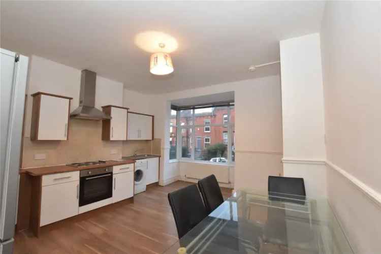 House For Sale in Leeds, England