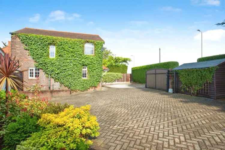 4 Bedroom Detached House for Sale Crofton West Yorkshire