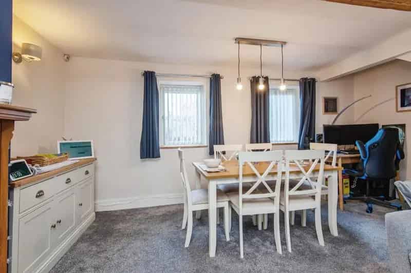 2 Bedroom Cottage for Sale in Wibsey Village