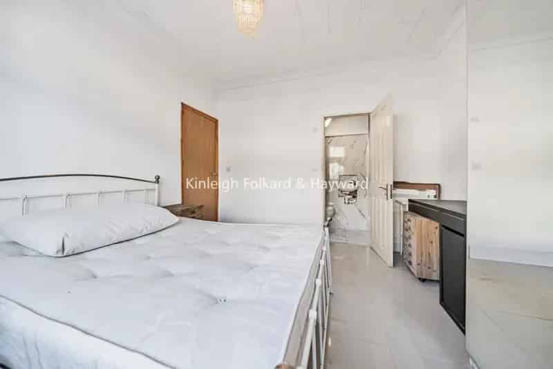 Four Double Bedroom House Near St Georges Hospital Tooting