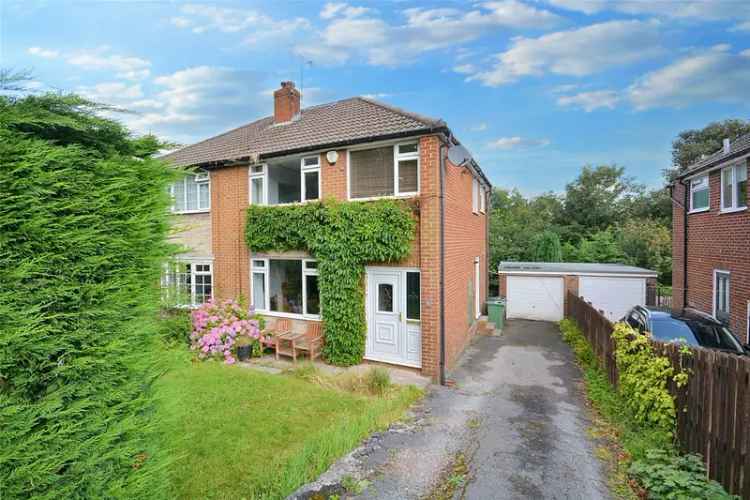 House For Sale in Leeds, England