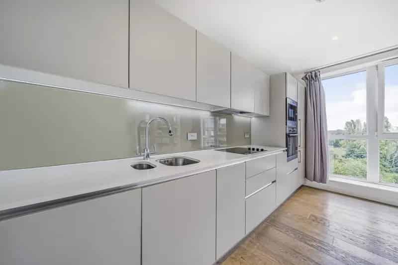 Three Double Bedroom Apartment with Balcony and Parking
