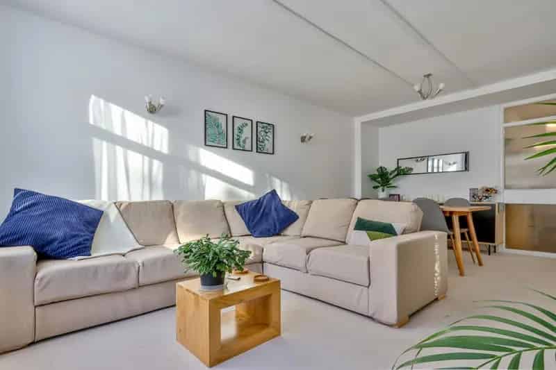 2 Bedroom Apartment For Sale Bournemouth East Cliff