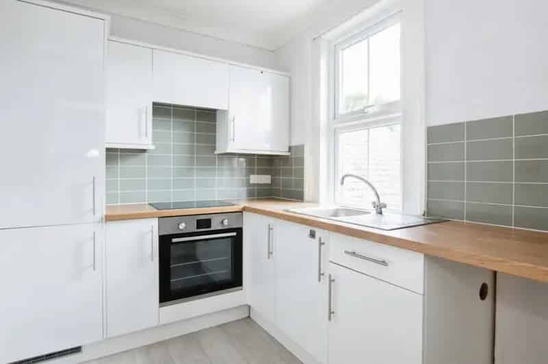 1 Bedroom Apartment in Central Ferndown Near Amenities