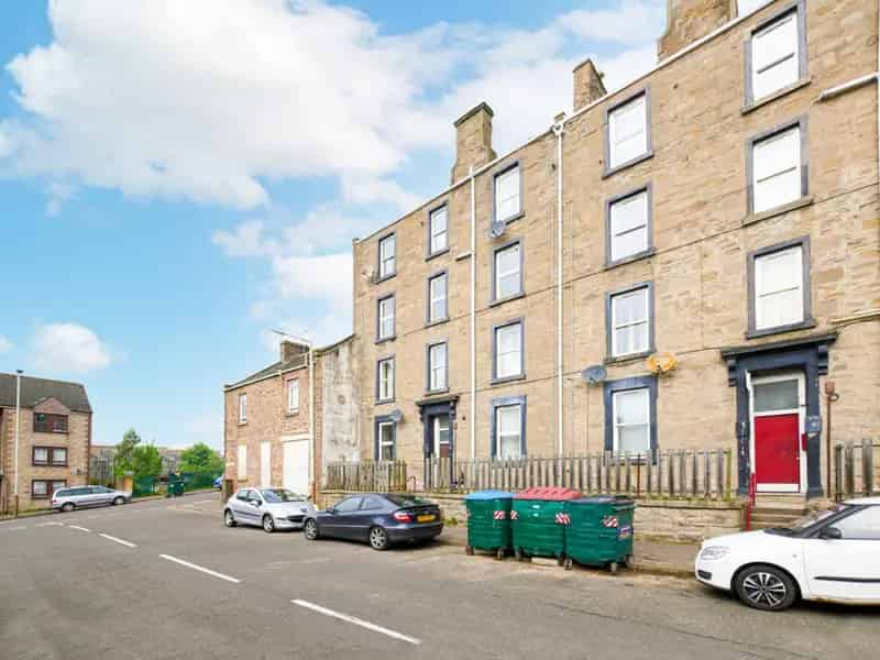3 Bedroom Flat To Rent