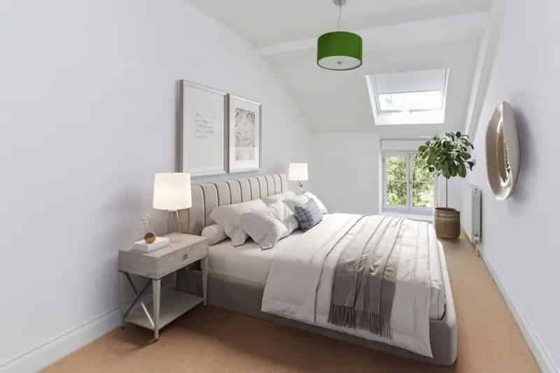 Two Double Bedroom Apartment with Parking and Communal Gardens
