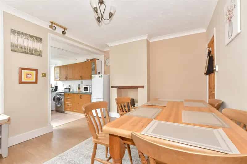 3 Bedroom Semi Detached House Whitstable