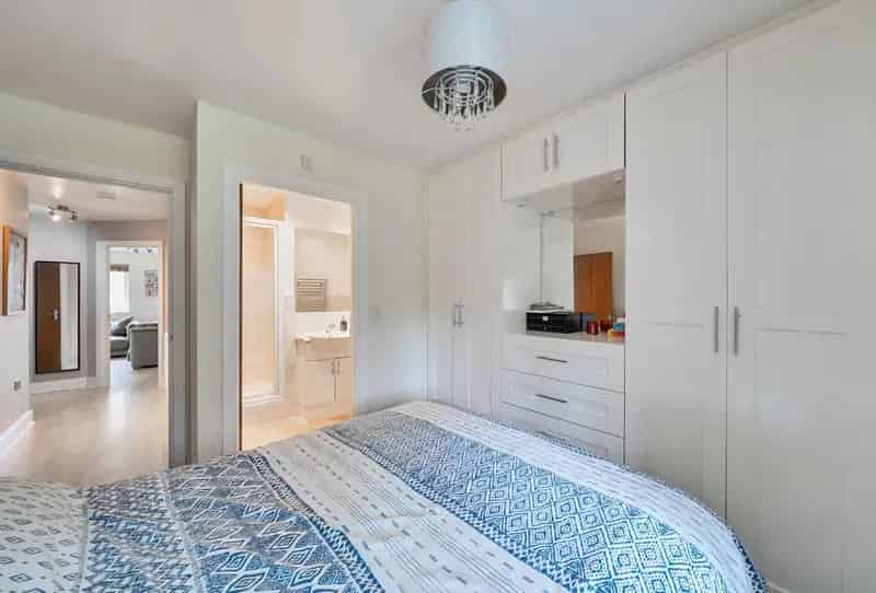 2 Bedroom Apartment for Sale in Lower Morden