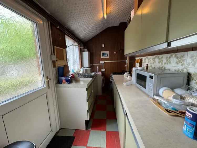 3 Bedroom Mid Terrace House For Sale