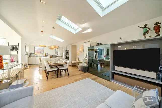 5 6 Bedroom Detached House for Sale in London N10