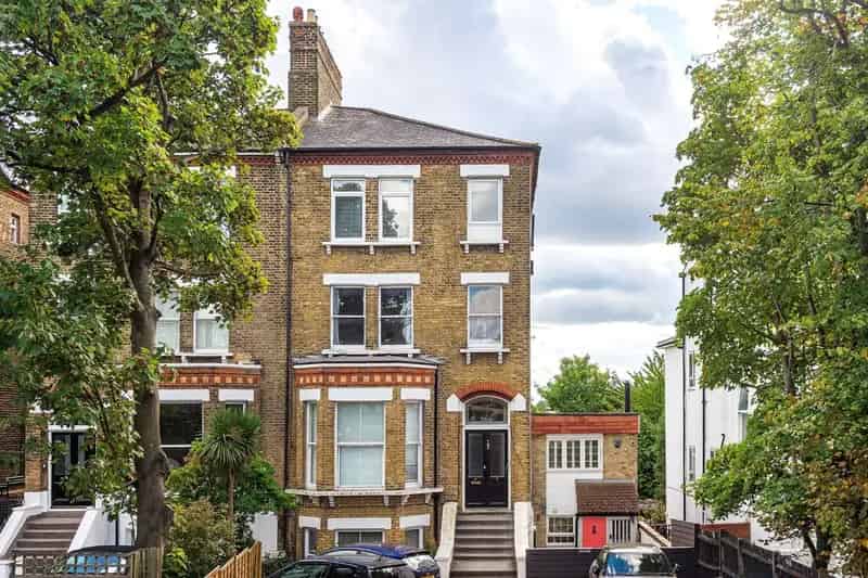 2 Bedroom House for Sale in Crystal Palace