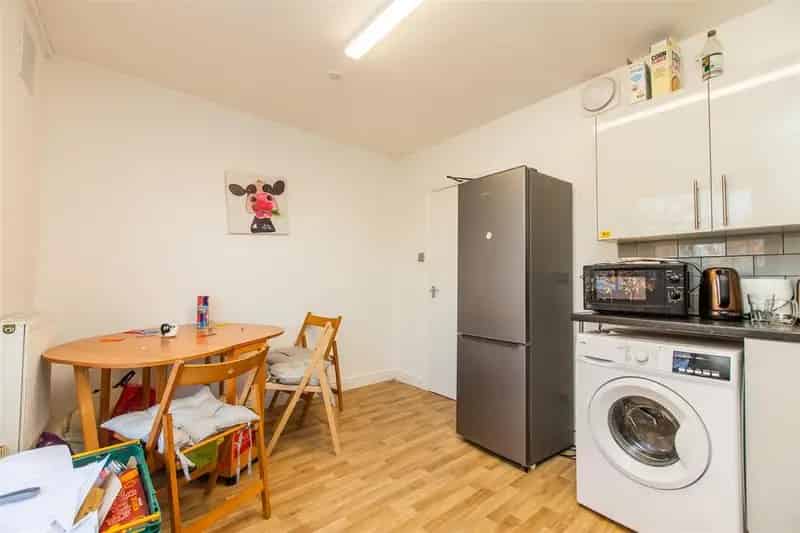 3 Bedroom Student Apartment 2025 2026