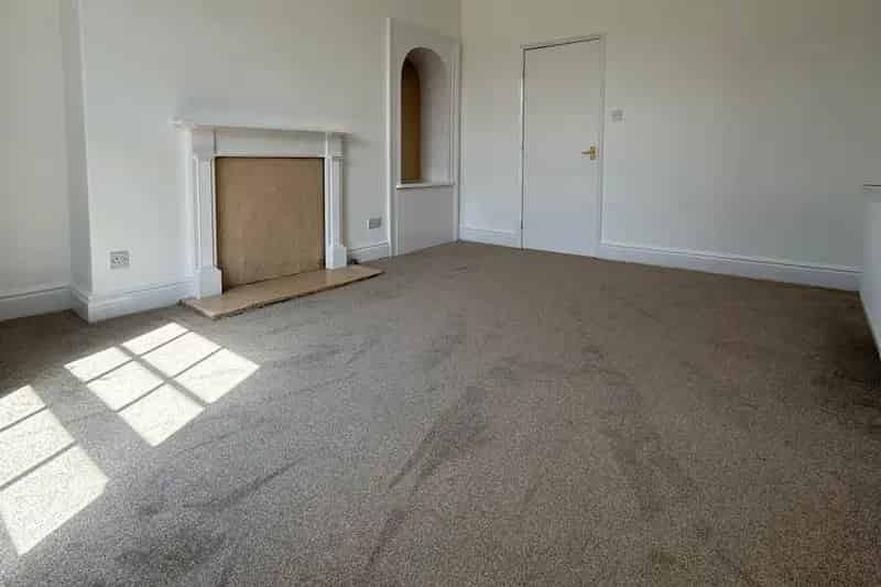 One Bedroom Apartment Spring Bank Newly Renovated