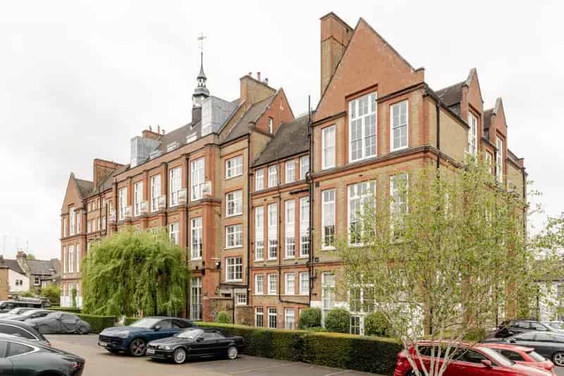 Spacious Apartment near Battersea and Clapham Junction