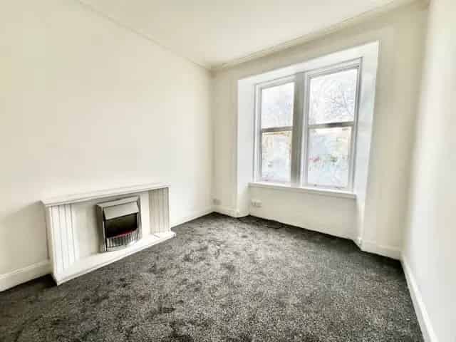1 Bedroom Flat for Sale in Beith