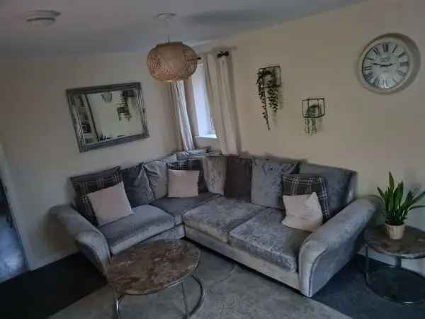 2 Bedroom End Terrace House 2 Parking Spaces