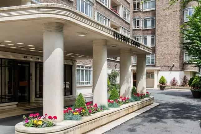 Three Bedroom Apartment Regent's Park Views London NW8