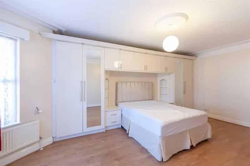 3 Bedroom Flat House to Rent