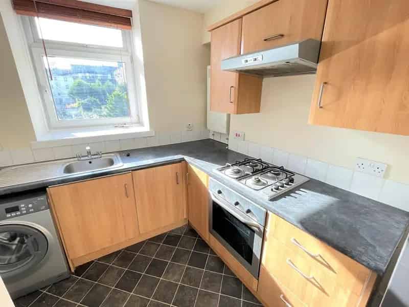 1 Bedroom Flat to Rent - Recently Redecorated