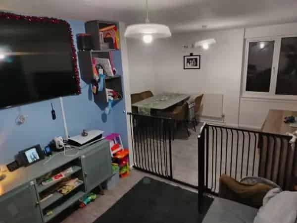 1 Bedroom Property Converted to 2 Bedrooms Separate Kitchen Lounge