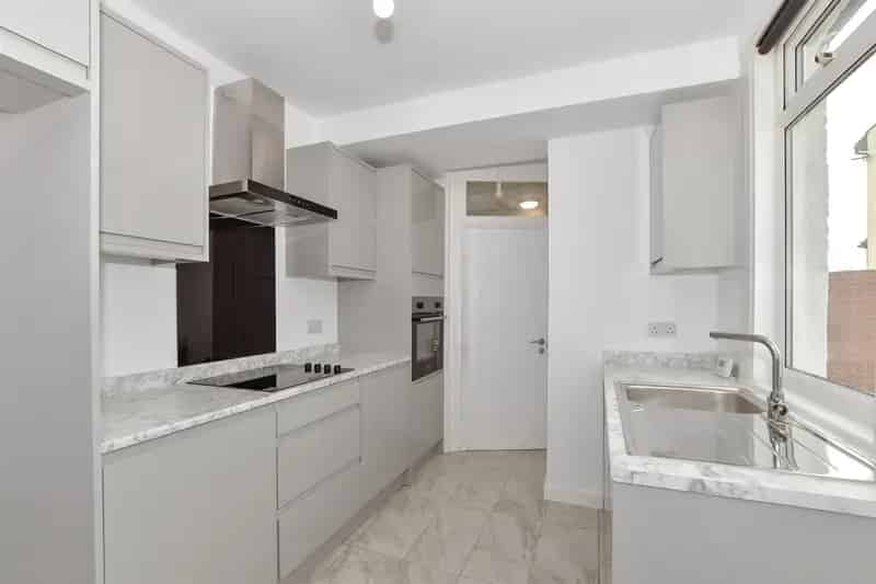 3 Bedroom Semi Detached House For Sale Near Rochester Train Station