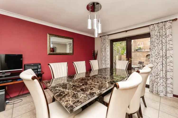 3 Bedroom Detached House for Sale Pontefract West Yorkshire