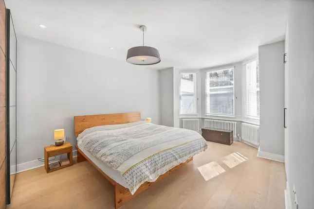 Maisonette to rent in Marylands Road, Maida Vale W9