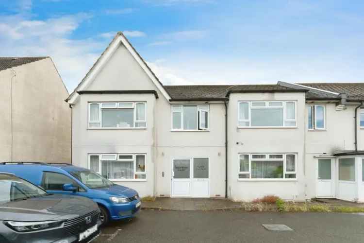 2 Bed Flat Communal Gardens Parking