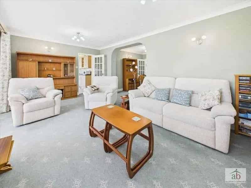 3 bed house for sale