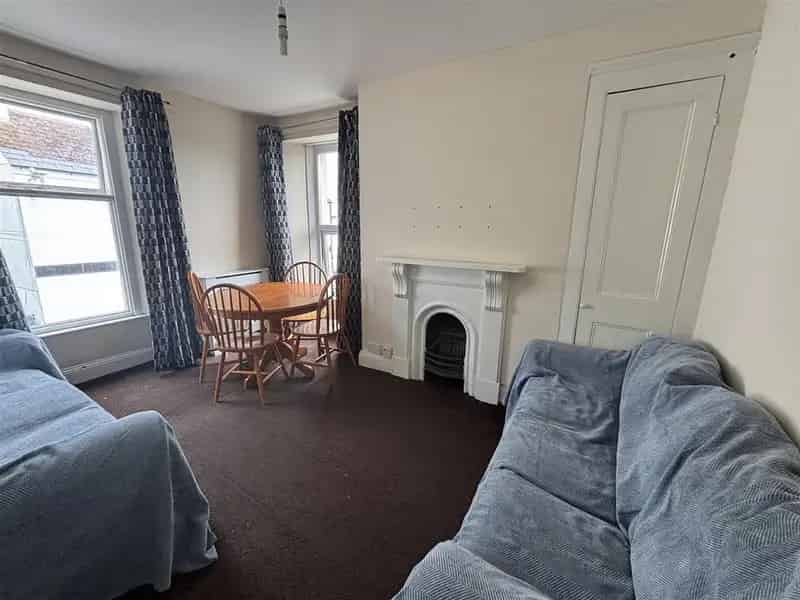 2 Bedroom Flat to Rent