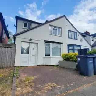 3 rooms room of 185 m² in Birmingham