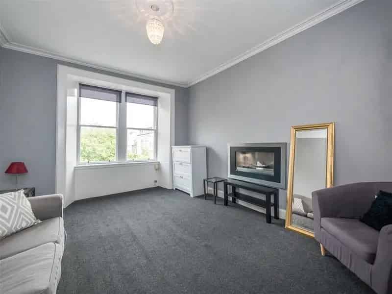 2 Bedroom Flat to Rent in Edinburgh Grassmarket