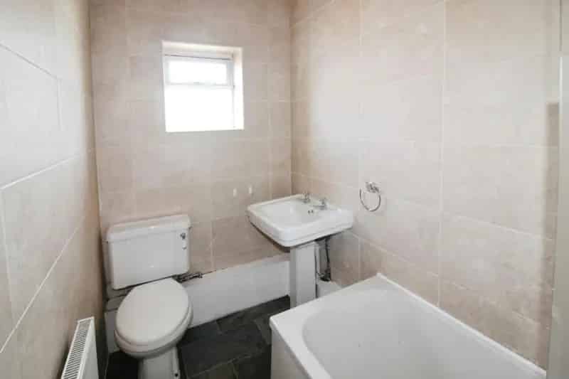4 Bed Stone Terrace House for Sale Near Pudsey Town Centre