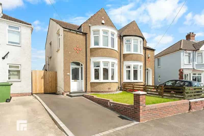 3 Bedroom Semi-Detached House for Sale in Fairwater