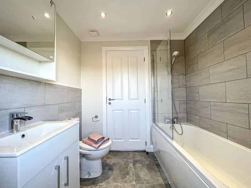 2 Bed 2 Bath Fully Furnished Park Home for Sale