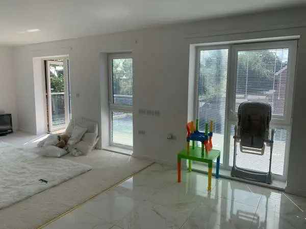 2-Bedroom Flat with Balcony and Storage - Modern and Clean