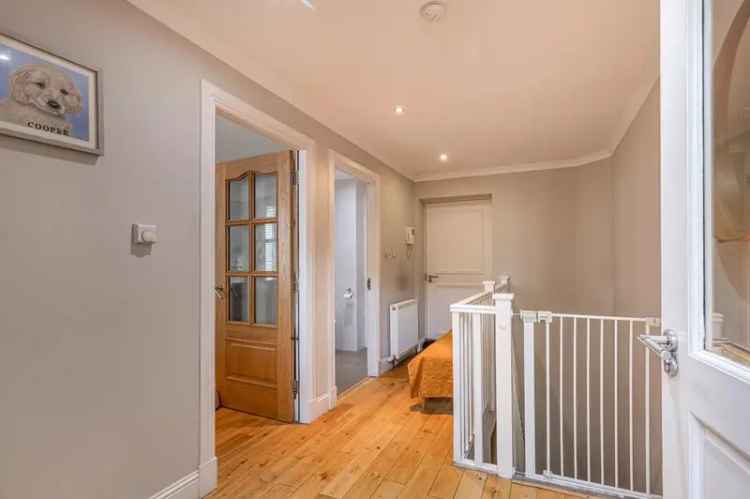 2 Bedroom Apartment For Sale in Glasgow's West End