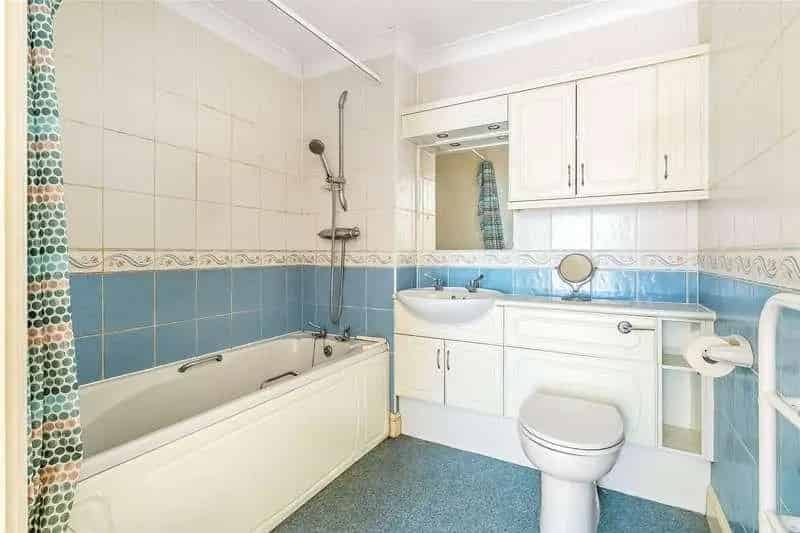 2 Bed Flat for Sale No Onward Chain