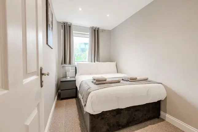 Detached house to rent in 154 Dunston Road, Battersea, London SW11