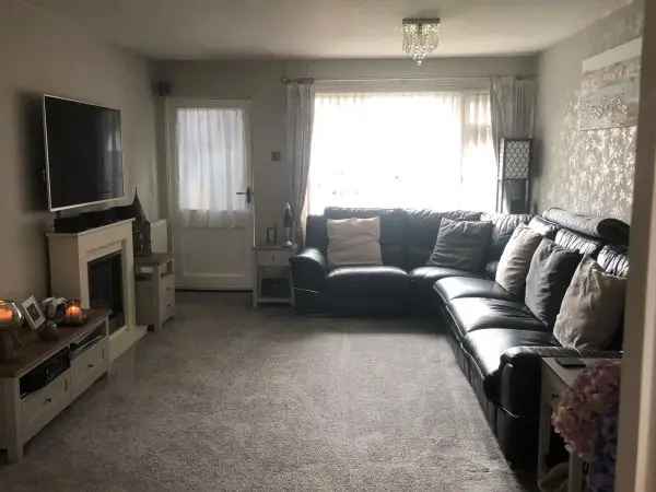 2 Bed Semi-Detached Bungalow Near Beach Small Pets Allowed