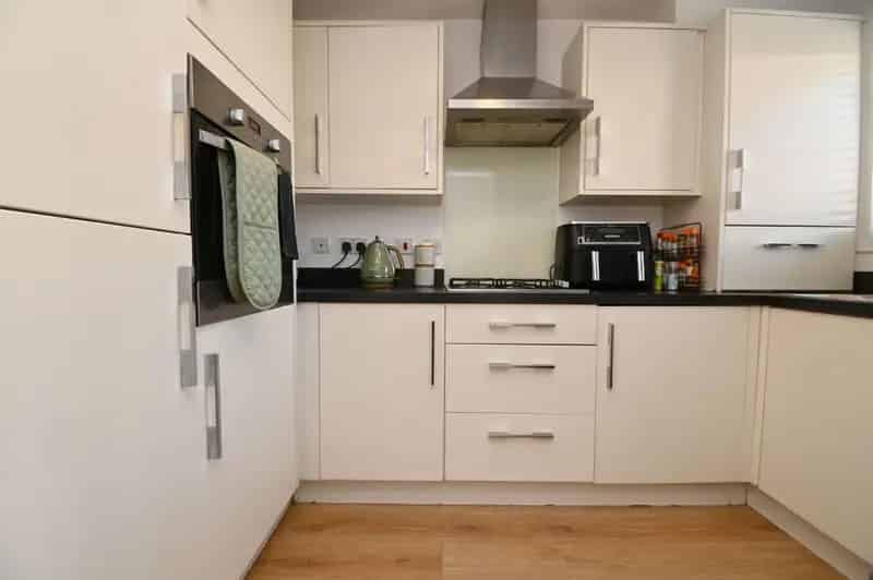 2 Bed End Townhouse for Sale Modern Spacious Family Home