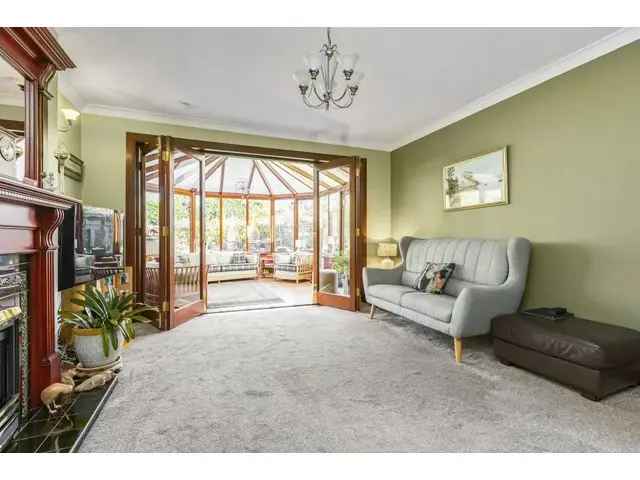 4 Bedroom Detached Bungalow for Sale in Barnton Edinburgh