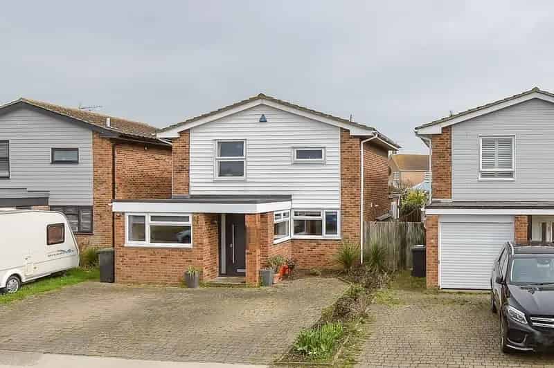 3 Bedroom Detached House for Sale Broomfield
